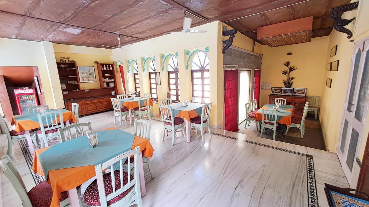 Mahendra Prakash Hotel Udaipur Ngoại thất bức ảnh
